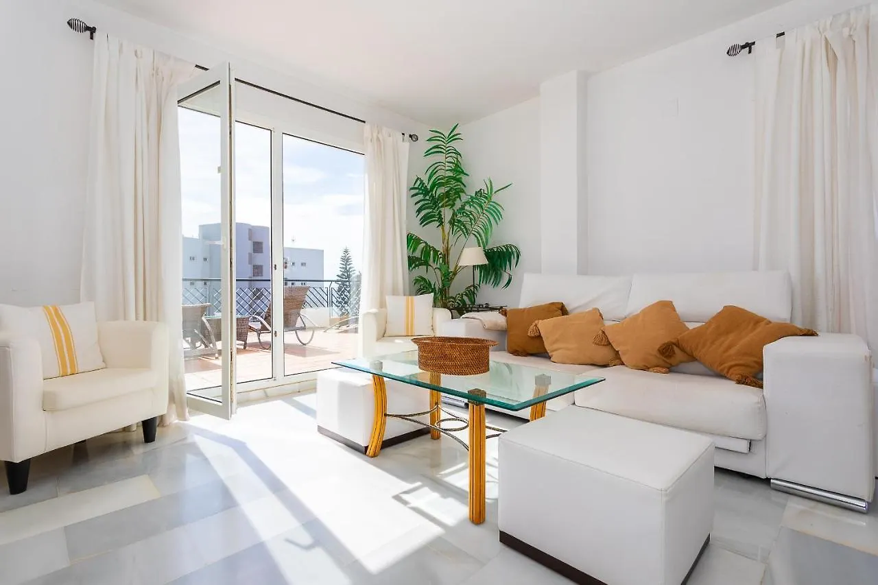 Sitio de CalahondaMi Capricho Beachfront Penthouse, P12 5A公寓 0*, Sitio de Calahonda 西班牙